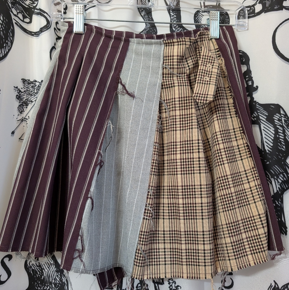 GB High Rise Contrast Print Pleated Skirt Medium